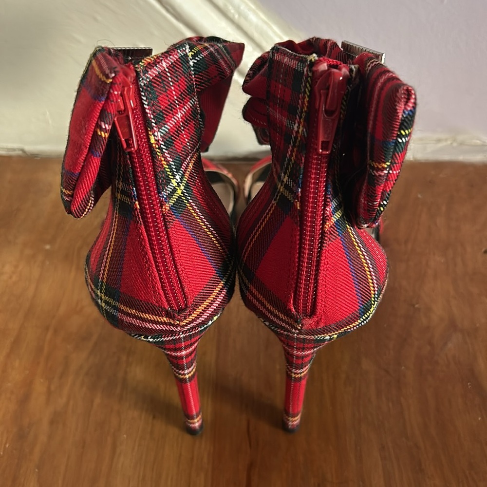 Betsey Johnson Sz 11 red plaid heels with rhinestone buckle - Picture 8 of 8